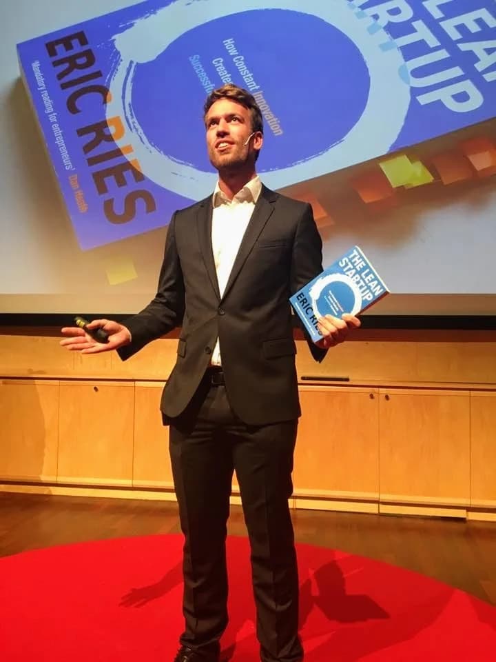 Kristian Elset Bø speaking about Lean Startup at Storebrand
